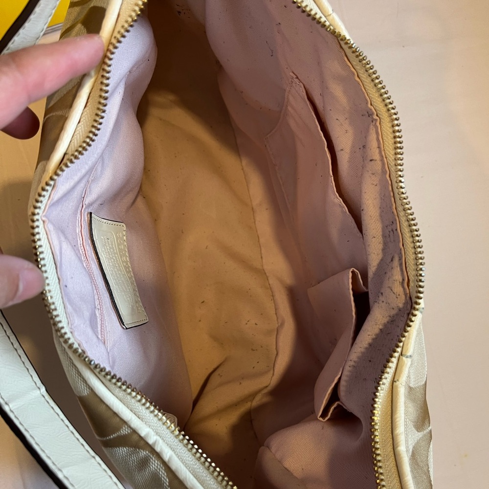Coach Handbag - Picture 8 of 9